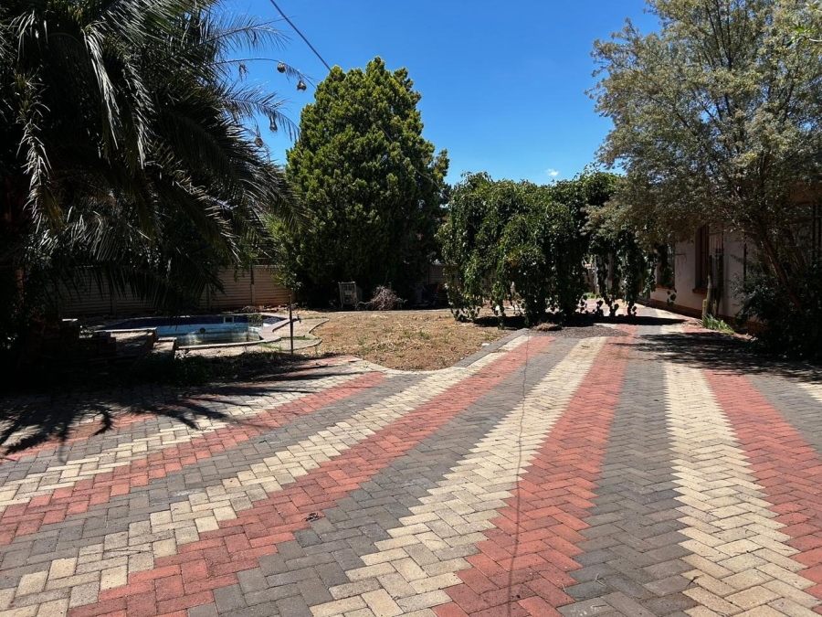 4 Bedroom Property for Sale in Uitsig Free State